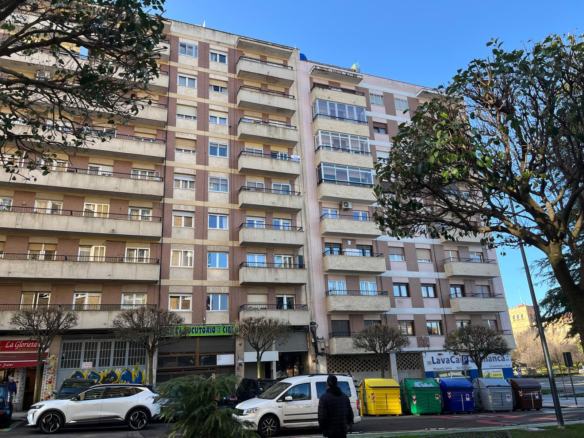 Piso en venta en Avenida de Alfonso VI