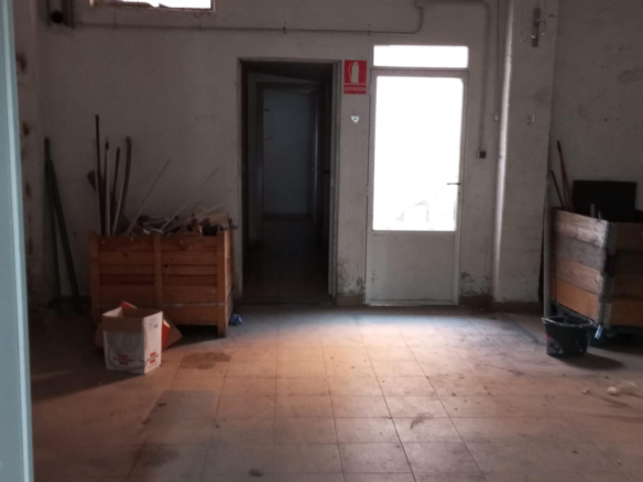 Local en venta en Calle Olmos