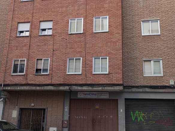 Local en venta en Calle Olmos
