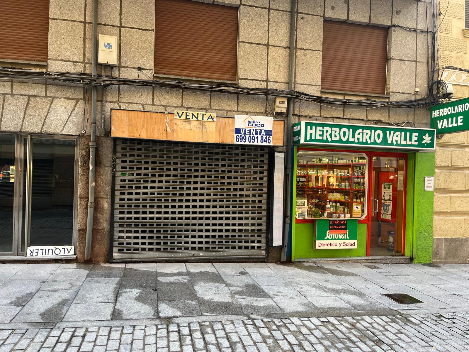 LOCAL JUNTO CALLE TORO