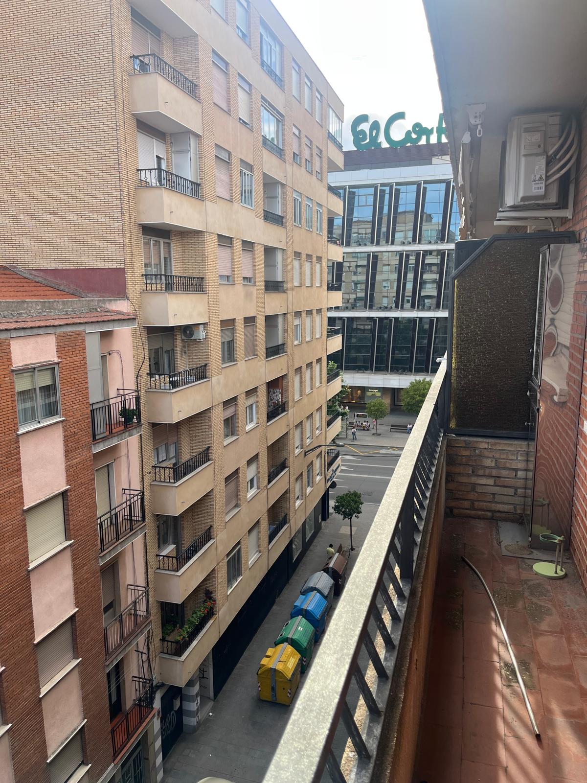 Piso junto al Corte Ingles