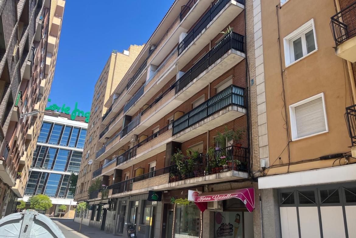 Piso junto al Corte Ingles