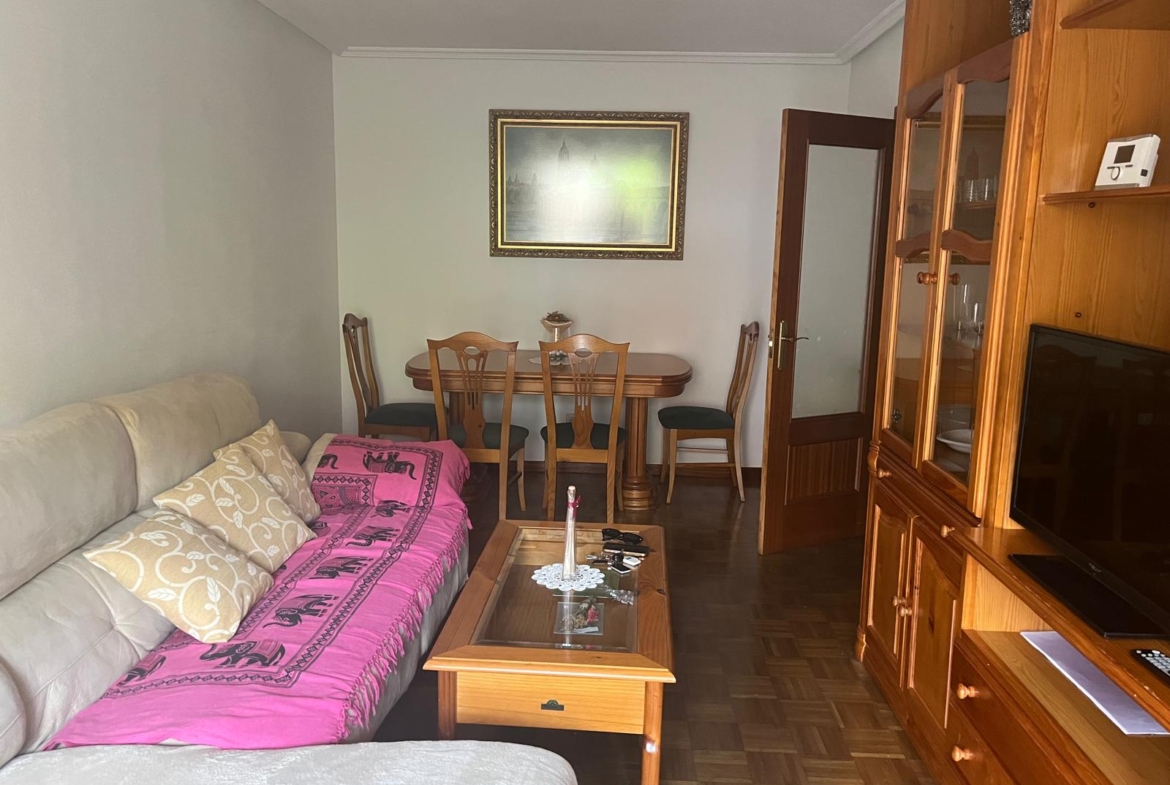 PISO EN ALQUIILER SALAS BAJAS