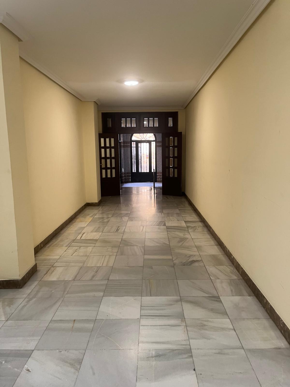 PISO JUNTO A LA PLAZA MAYOR