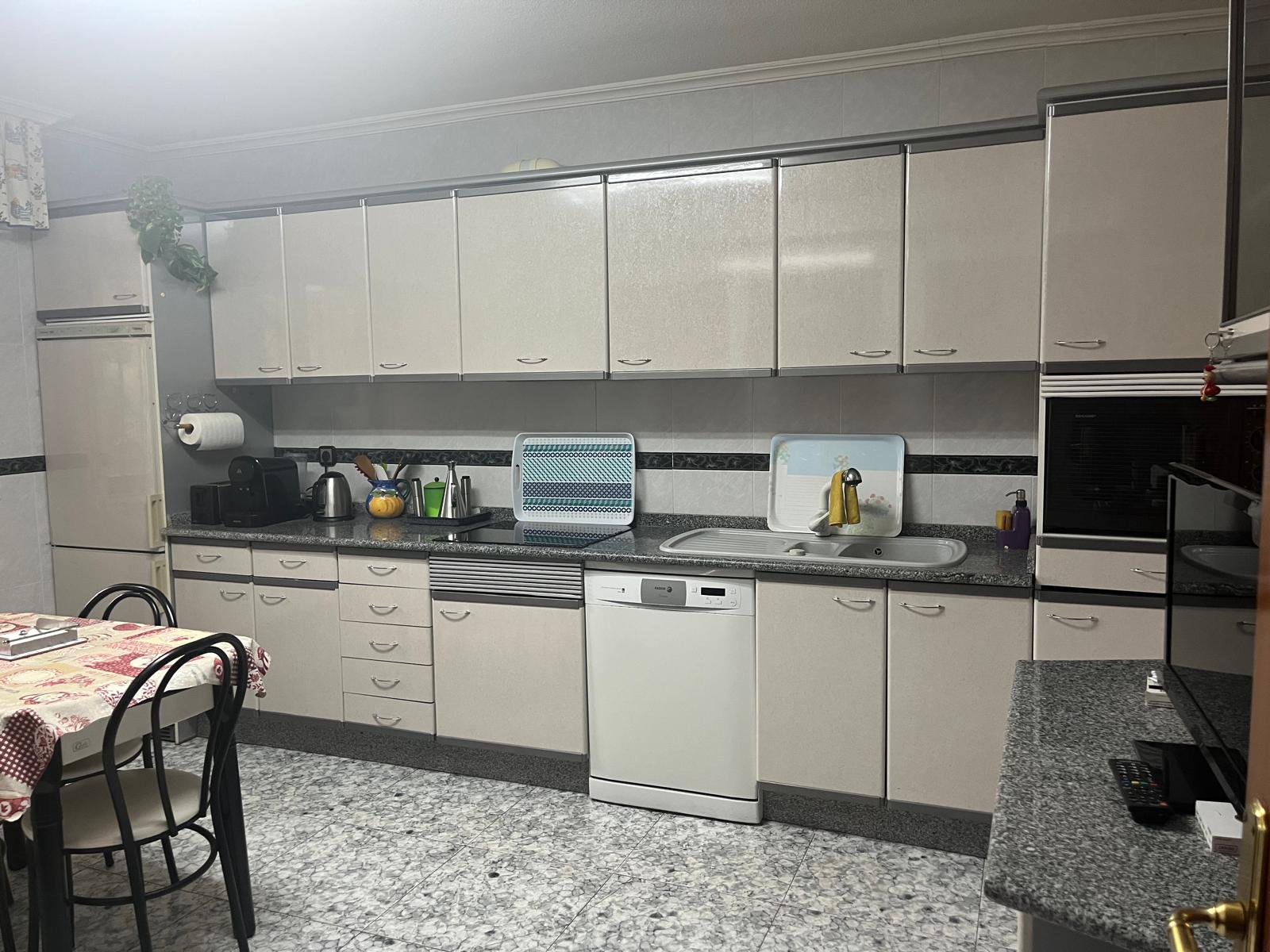 14006b34-ae09-4966-80ed-c8341e1806a0 Chalet en Urbanizacion los Almendros ( Villamayor)