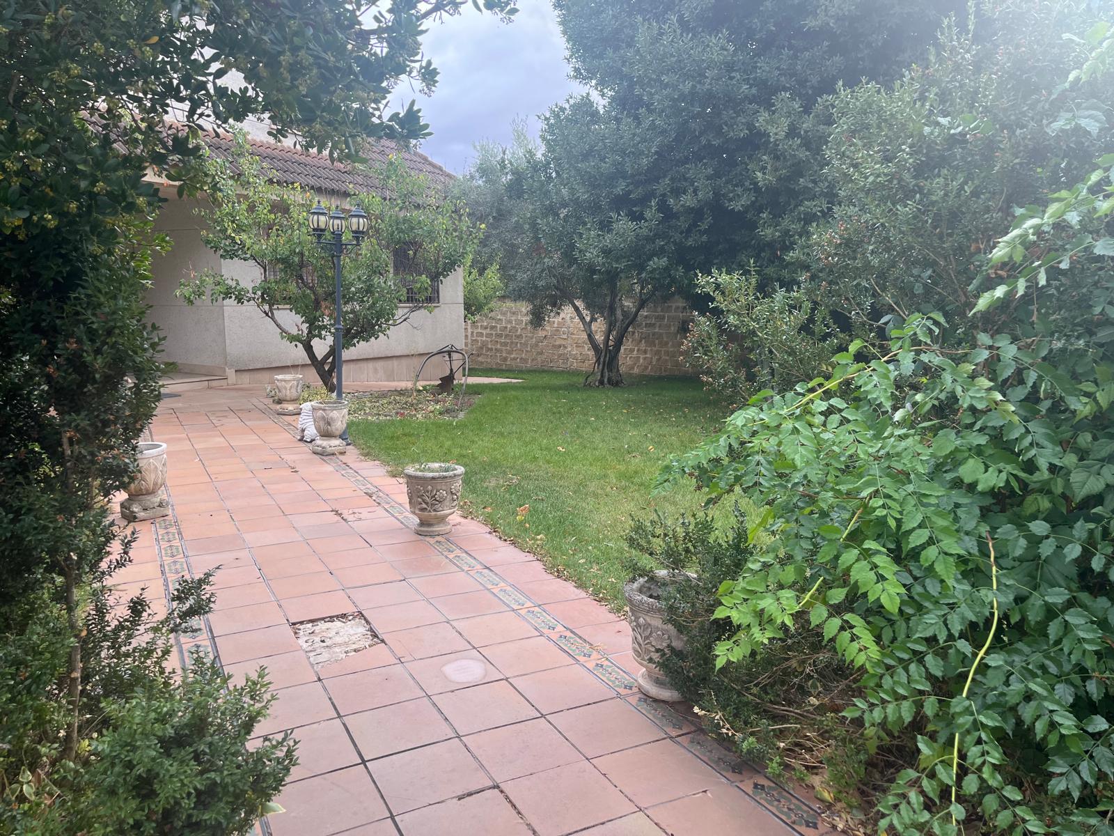 227d6600-8a1e-459a-8c10-79c94a3f54c7 Chalet en Urbanizacion los Almendros ( Villamayor)