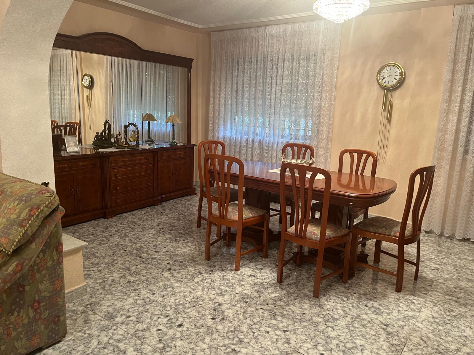 22bd574b-d3c7-49c5-8273-0da0e0bd343d Chalet en Urbanizacion los Almendros ( Villamayor)