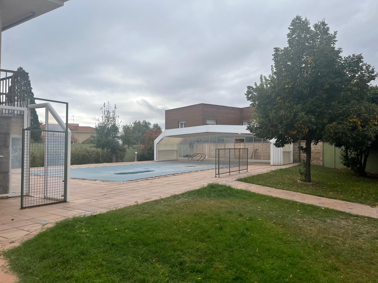 39be1d66-a2dc-438f-b7b3-fe4b3fae39e7 Chalet en Urbanizacion los Almendros ( Villamayor)