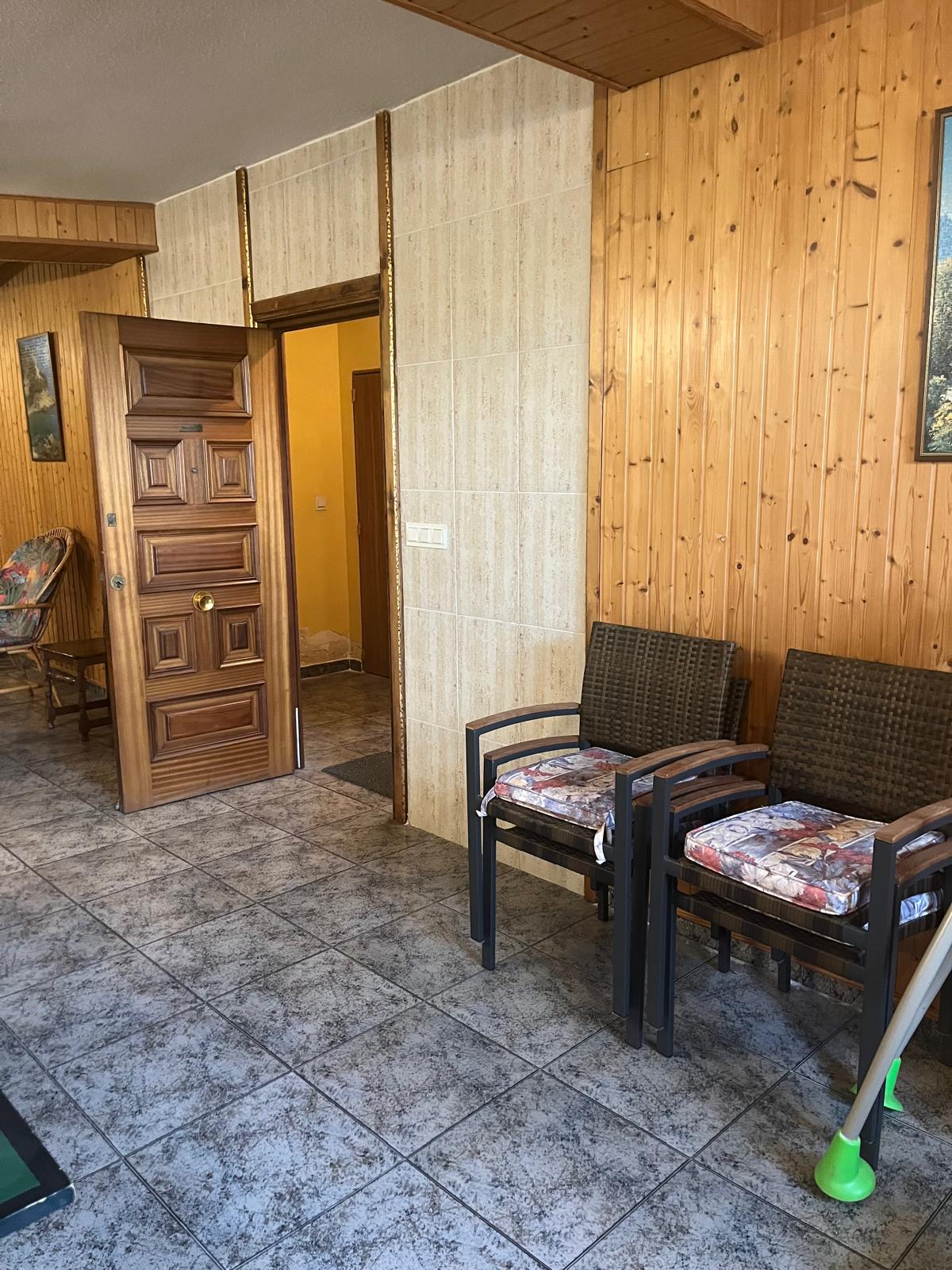4b8c4a78-b12d-4a2b-bb0f-56f25a2ec013 Chalet en Urbanizacion los Almendros ( Villamayor)