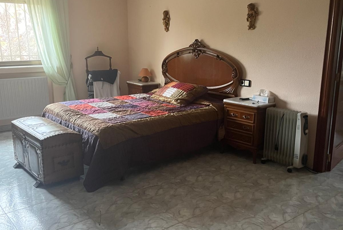 Chalet en Urbanizacion los Almendros ( Villamayor)