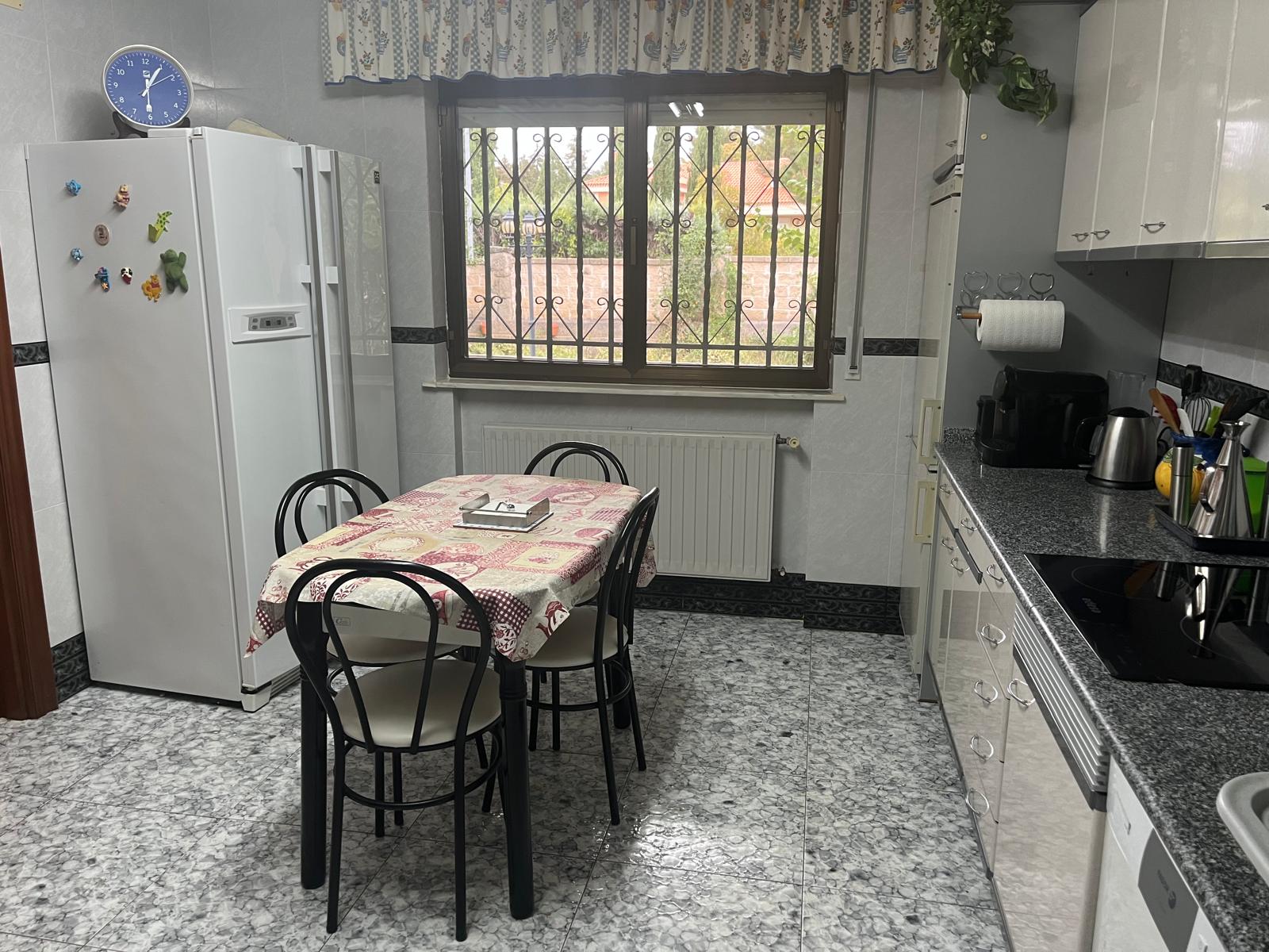 6cddb1db-ce00-49ba-9e2f-069f03ae68db Chalet en Urbanizacion los Almendros ( Villamayor)
