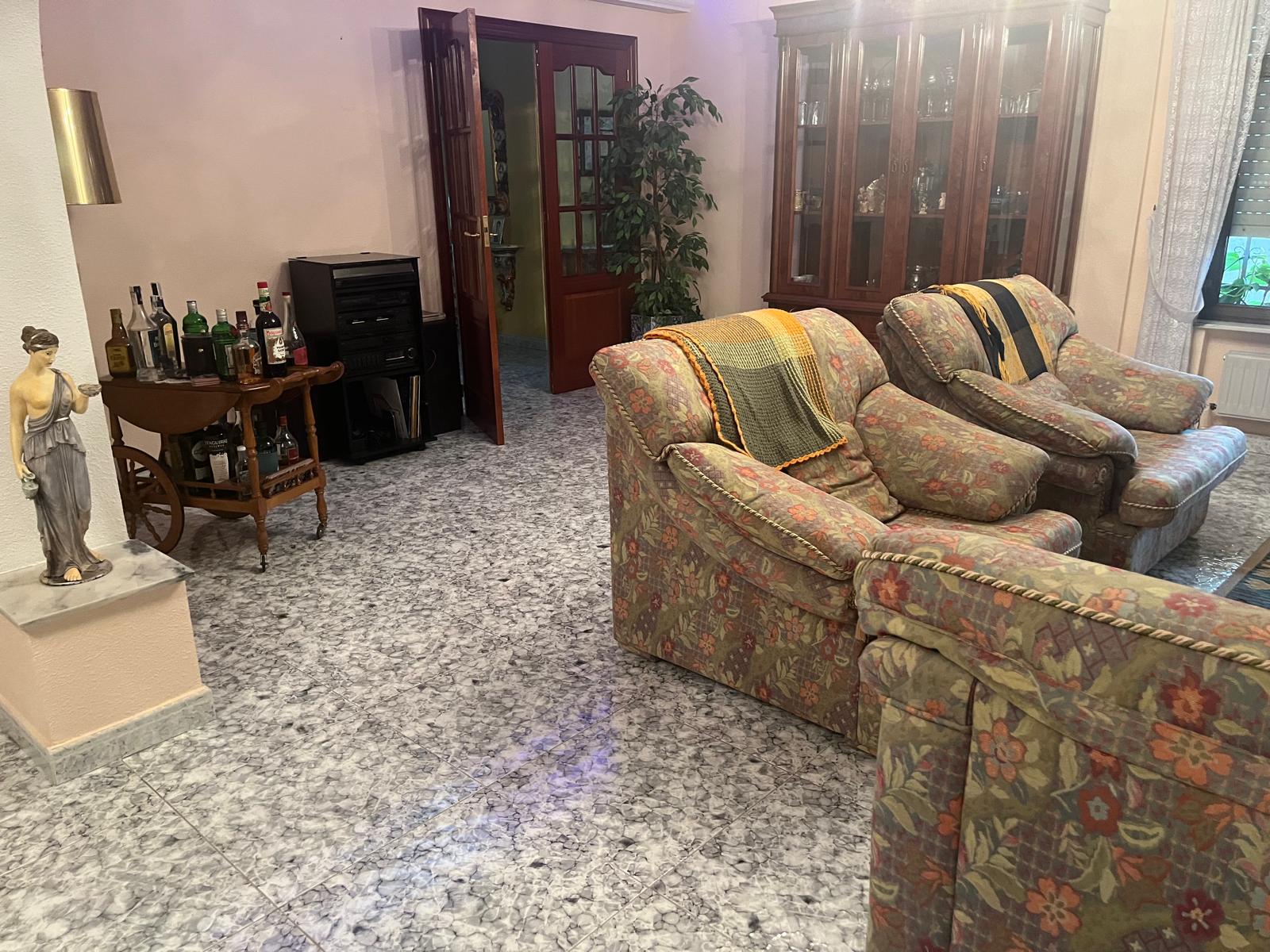 74995f44-17a7-4053-8338-1de9935e81c3 Chalet en Urbanizacion los Almendros ( Villamayor)