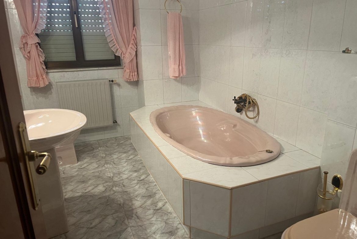 Chalet en Urbanizacion los Almendros ( Villamayor)