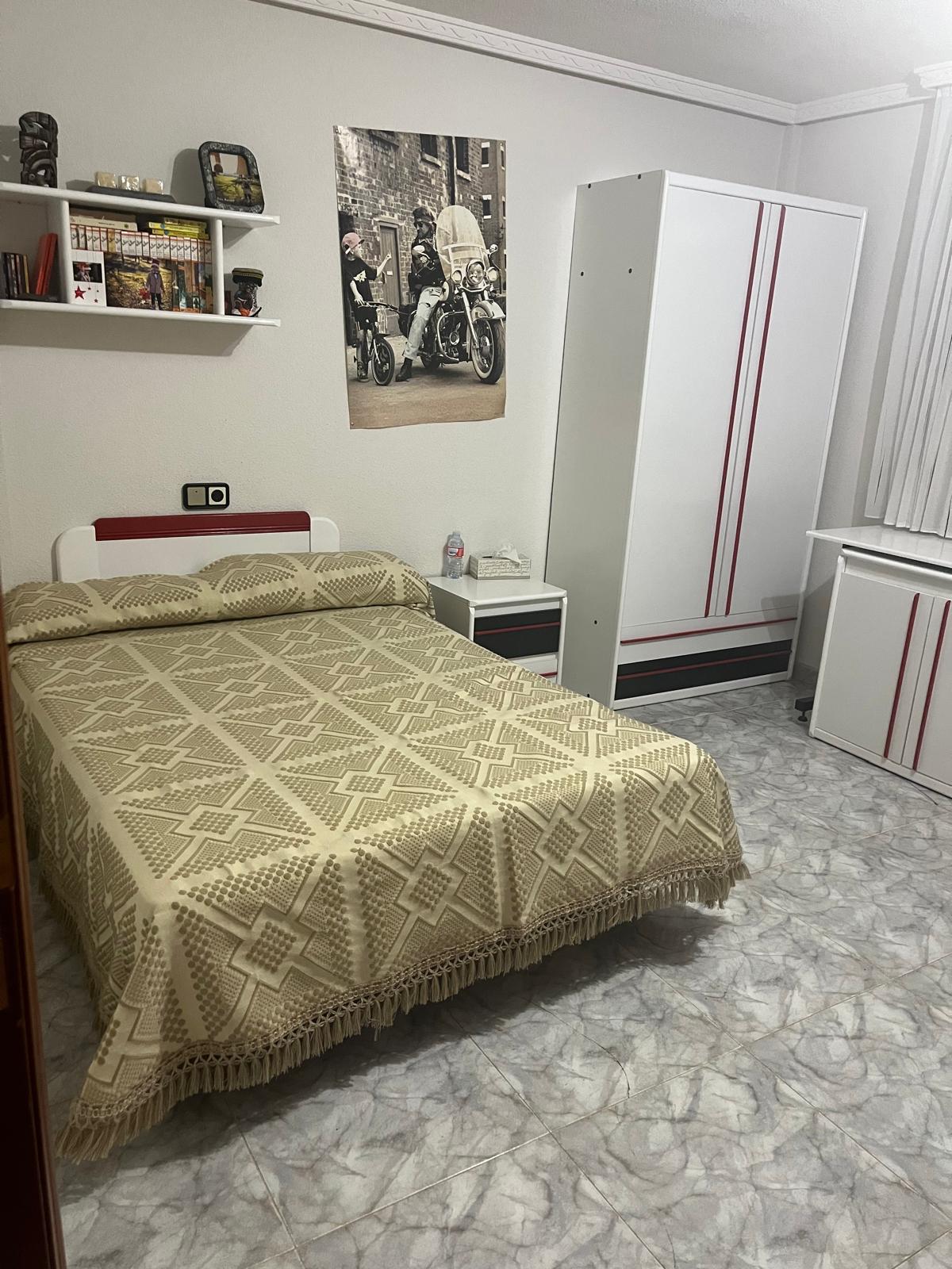 902271de-597e-4200-b92a-70db9b9143dd Chalet en Urbanizacion los Almendros ( Villamayor)