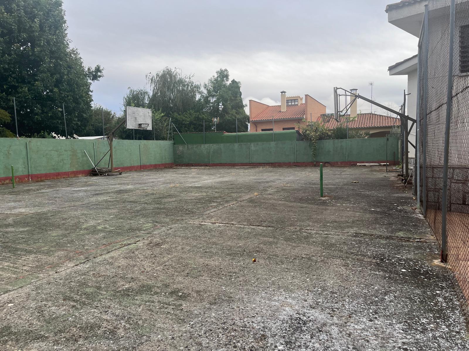 9dd7d4bf-e319-49da-b5e1-ccbed27dc00f Chalet en Urbanizacion los Almendros ( Villamayor)