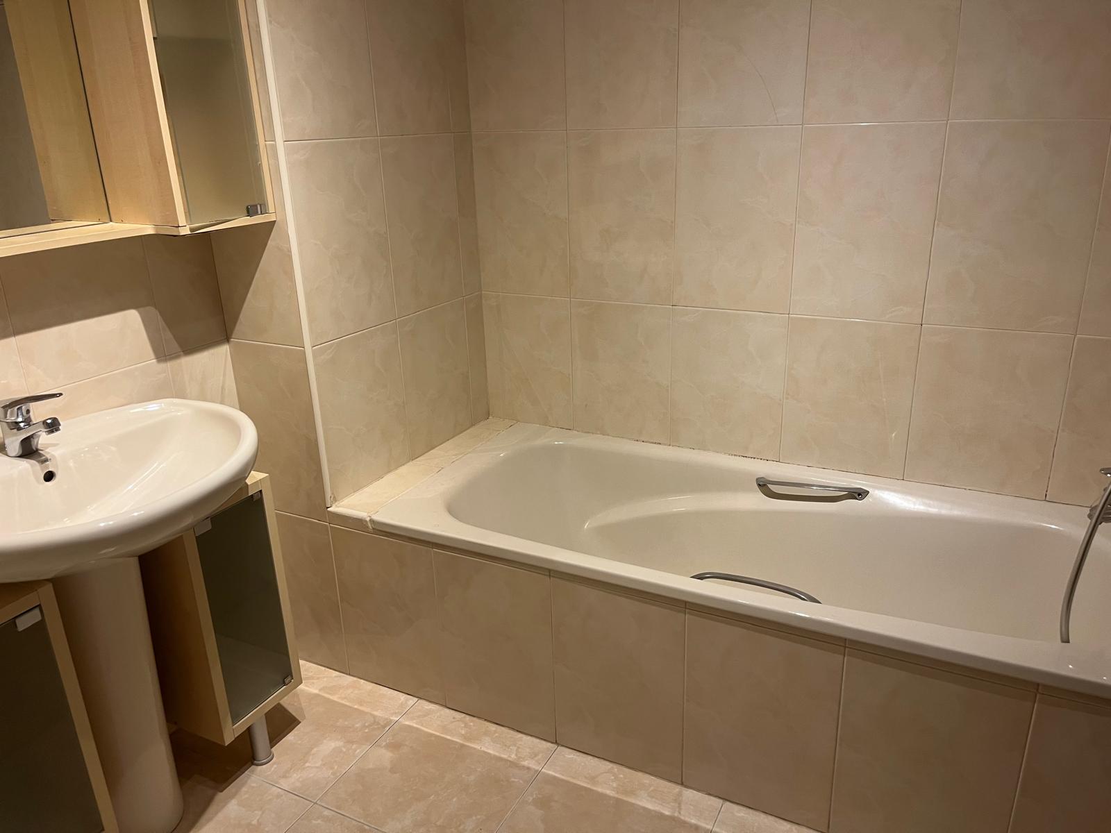 9f136c74-b638-48a1-84ea-d1c56f4bbef6 PISO CON GARAJE ZONA CARREFOUR