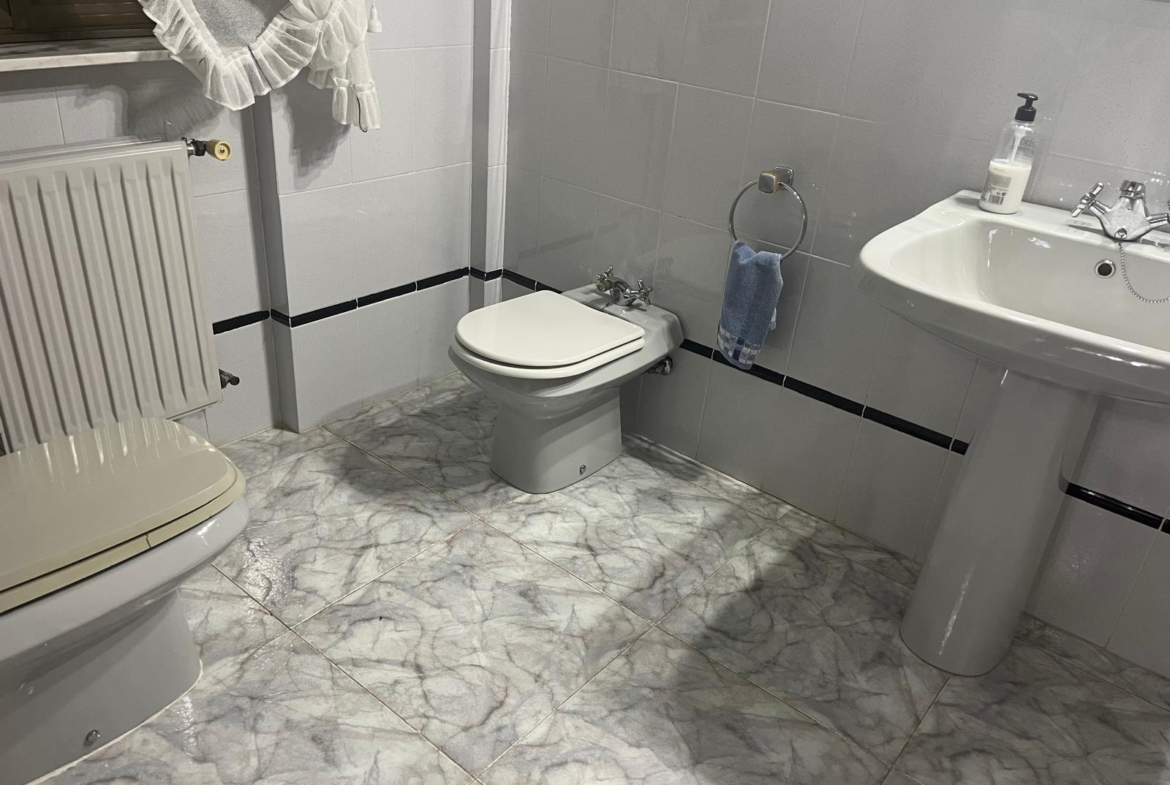 Chalet en Urbanizacion los Almendros ( Villamayor)