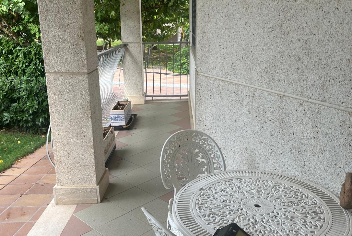 Chalet en Urbanizacion los Almendros ( Villamayor)
