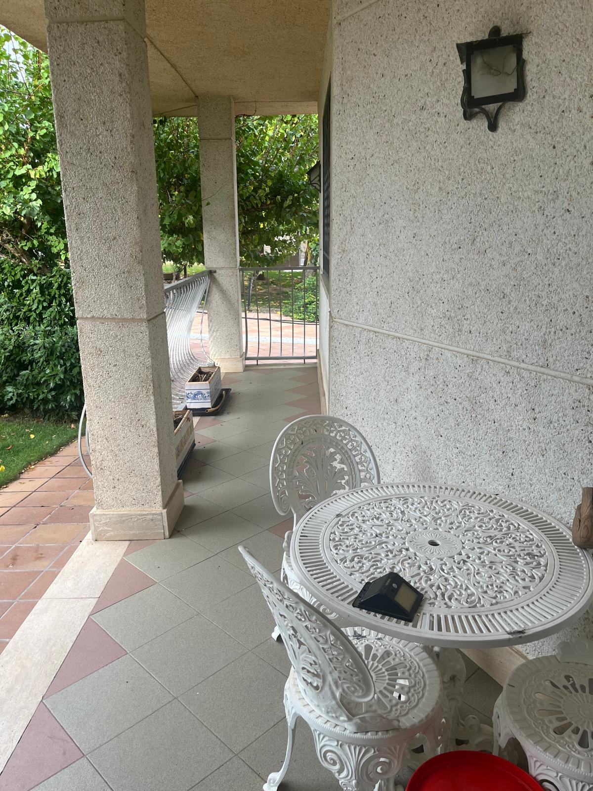 e3f68a6e-b525-4c97-8311-ca634bd80470 Chalet en Urbanizacion los Almendros ( Villamayor)