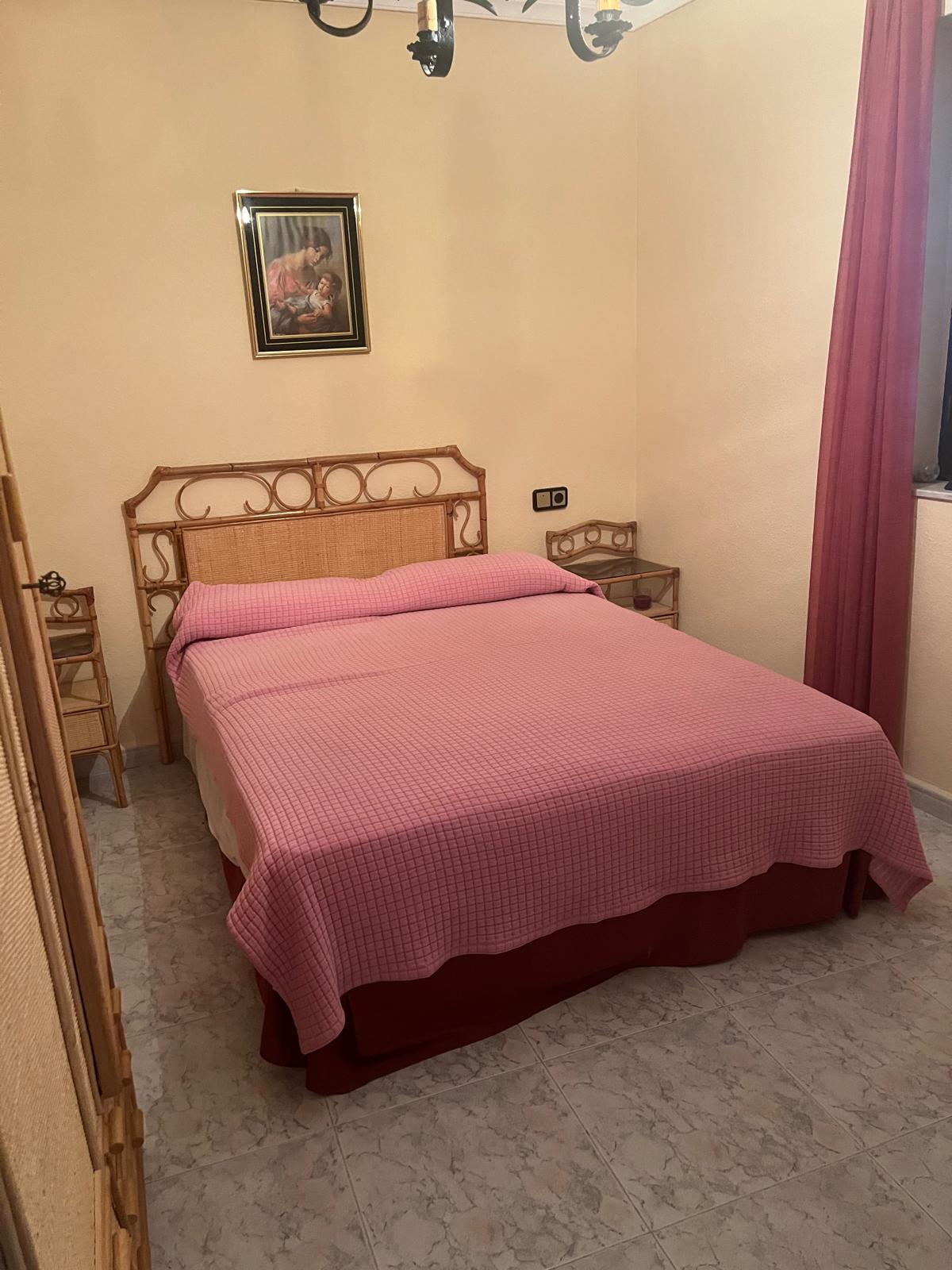 f021e945-2738-416d-9e2a-e52d85f448f8 Chalet en Urbanizacion los Almendros ( Villamayor)